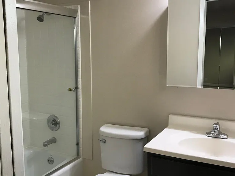 815 E 4th Ave #5 — Photo 12