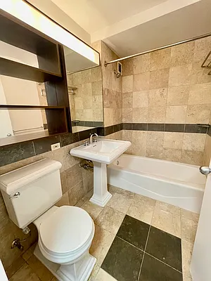 Rented by Cushman & Wakefield (Management) | media 8