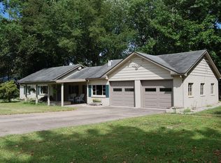 3570 Riverside Airport Dr, Zanesville, OH 43701