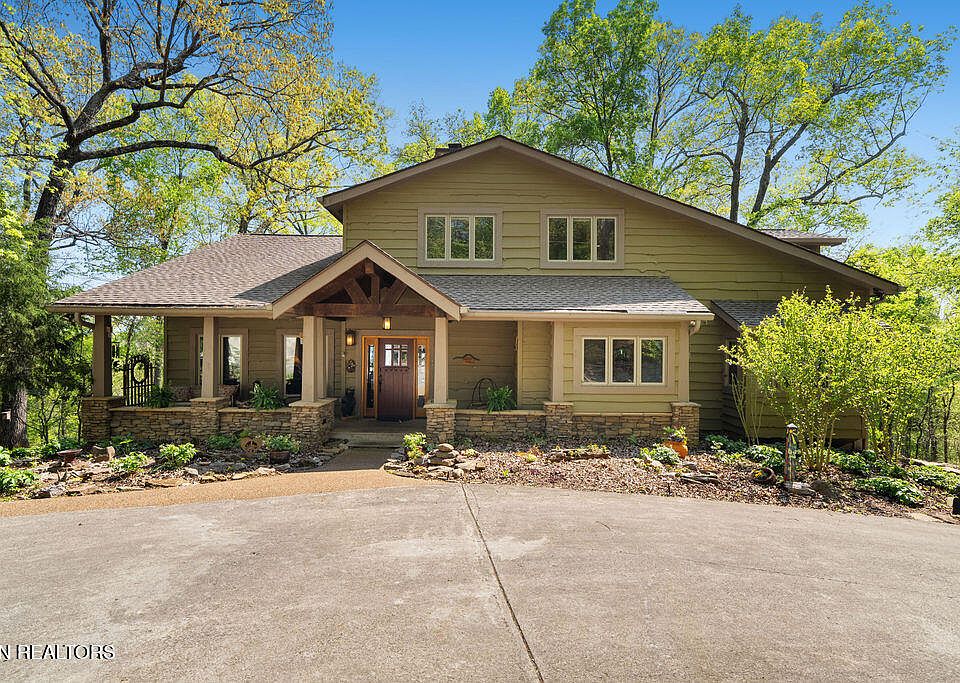 1st image of 2232 Lakefront Dr