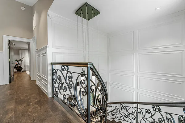 Sold by PRENDAMANO REAL ESTATE | media 45
