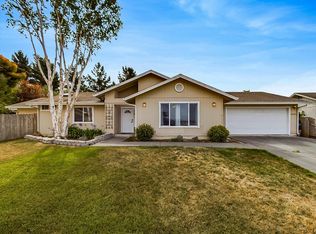 3589 Merlin Ct, Fortuna, CA 95540