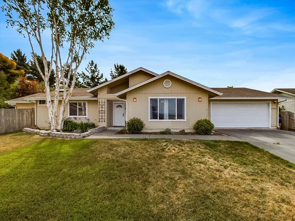 3589 Merlin Ct, Fortuna, CA 95540