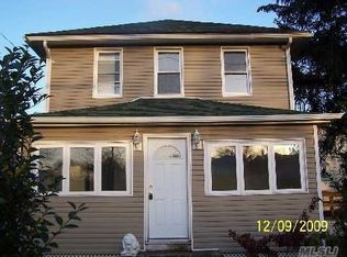 7 Roosevelt St, Bay shore, NY 11706