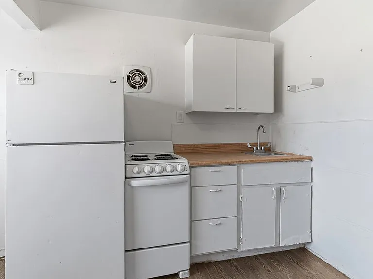 215 Gass Ave — Photo 8
