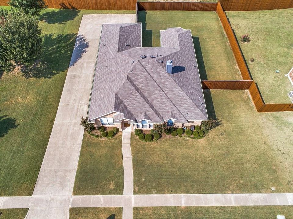 1st image of 913 Foxwood Ln