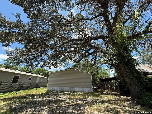 319 E Zipp Rd — Photo 20
