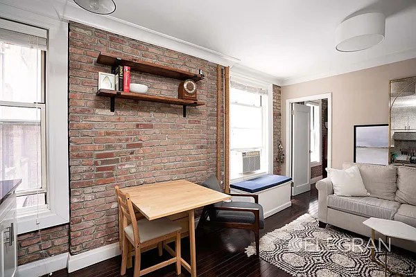 Sold by (Legacy) Elegran | media 9