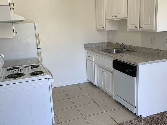4th image of 17 Quay Ct APT 1