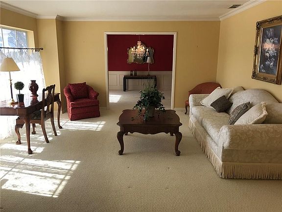 2nd image of 2925 Pelham Dr