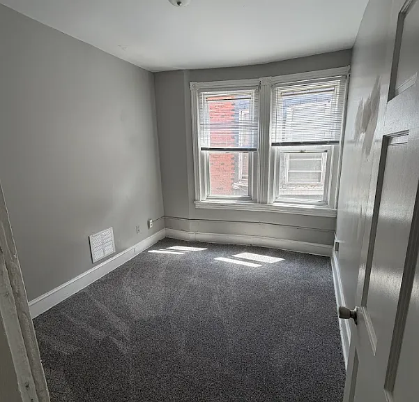 413 N Redfield St — Photo 4
