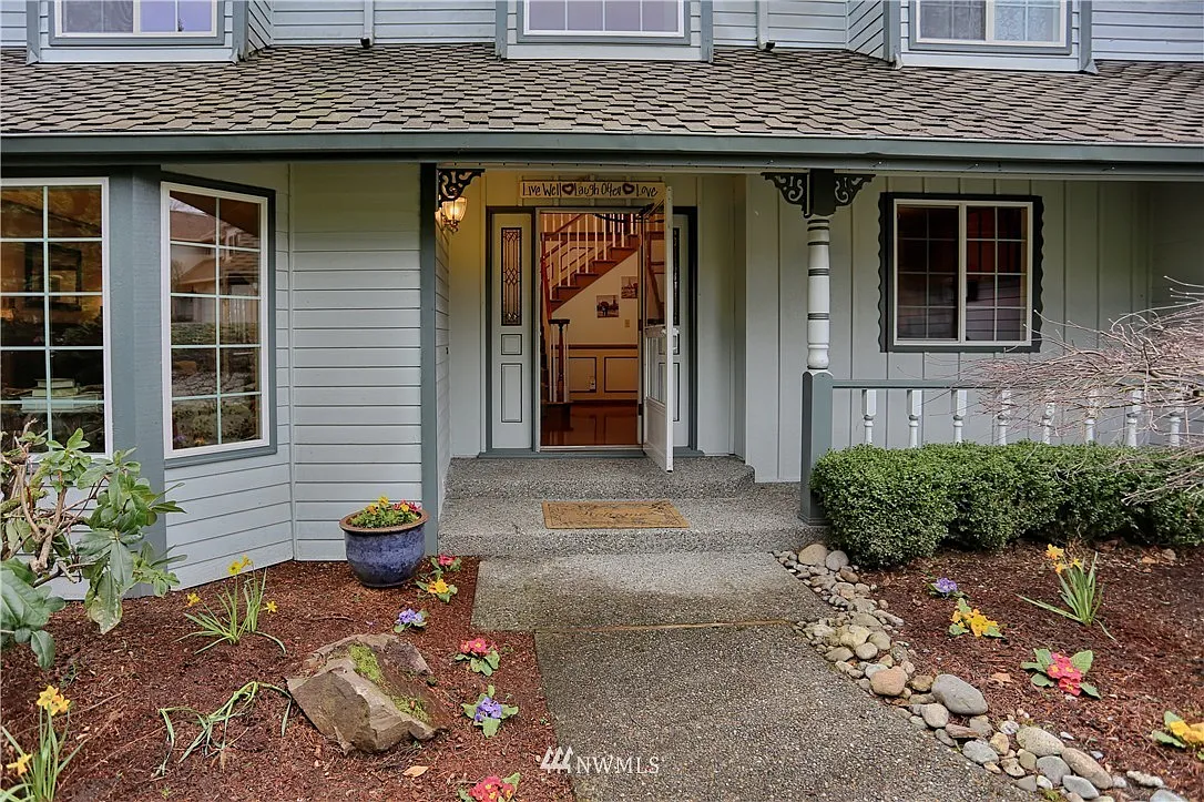 5 bed, 3010 sqft, $5,250 — Photo 2