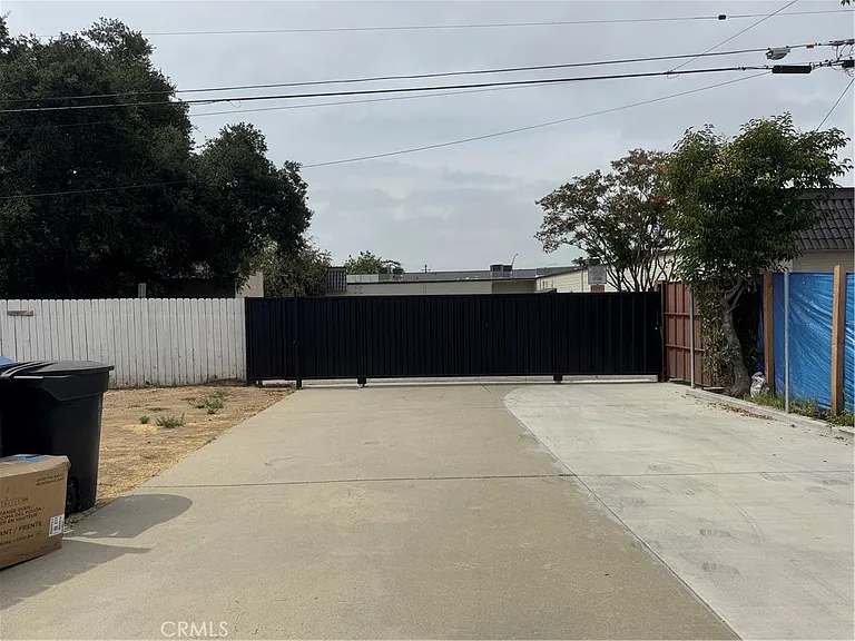 114 E Dexter St — Photo 25