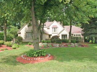 2564 Norwood Rd, Bloomfield Hills, MI 48302
