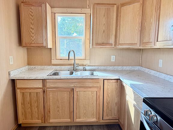 5th image of 900 Partridge Ct