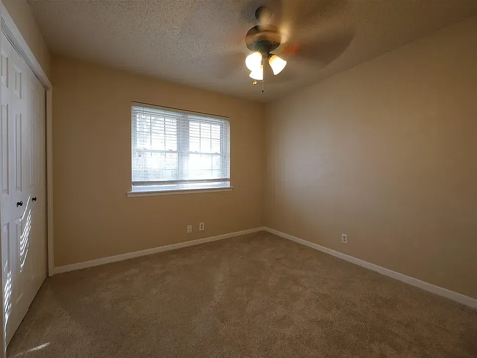 3 bed, 1232 sqft, $1,550 — Photo 2