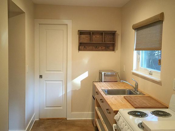 3rd image of 1509 Altaloma Ave