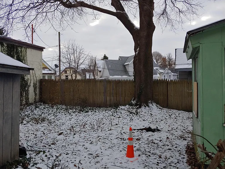121 W End Dr — Photo 25