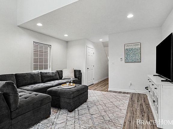 5th image of 3079 Ledgestone Pl NE