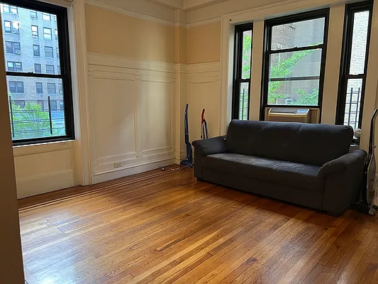 Rented by SERHANT. | media 6