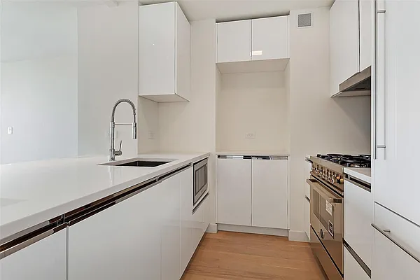 Rented by Douglas Elliman | media 24