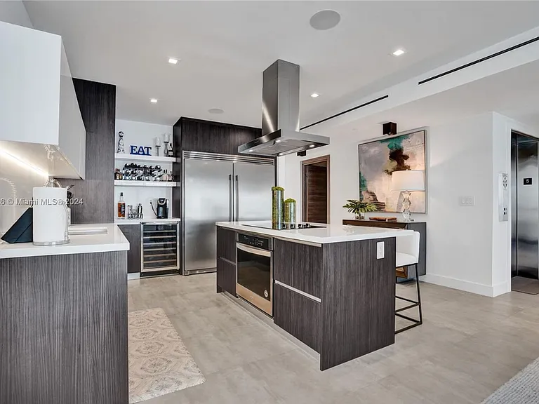 1930 Bay Dr #2 — Photo 33