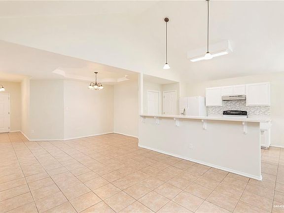 5th image of 3501 Grandora Dr
