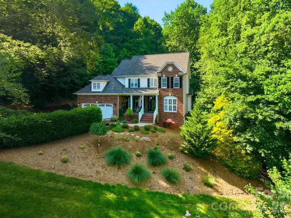 5780 Crown Ter, Hickory, NC 28601