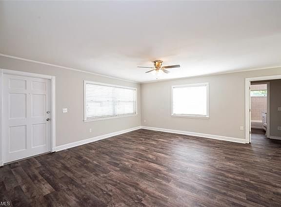 4th image of 2925 Poinciana Dr