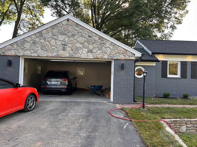 2713 Six Mile Ln — Photo 5