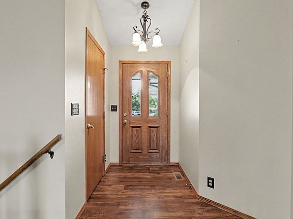 4th image of 2351 N Crestline Ct