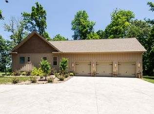 848 Fairview Rd, Tellico Plains, TN 37385
