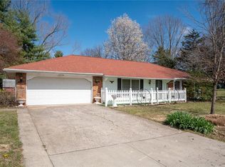911 Surrey Dr, Edwardsville, IL