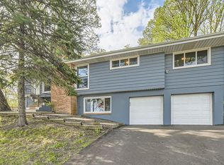 1316 Holdridge Ter, Wayzata, MN 55391