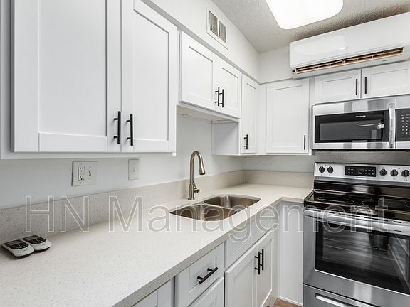 3rd image of 3319 N 32nd St APT 2