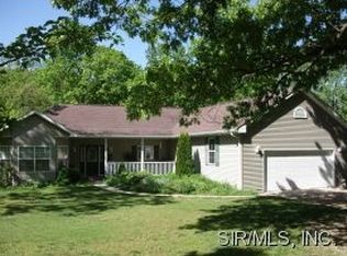 7679 Butcher Ln, Worden, IL 62097