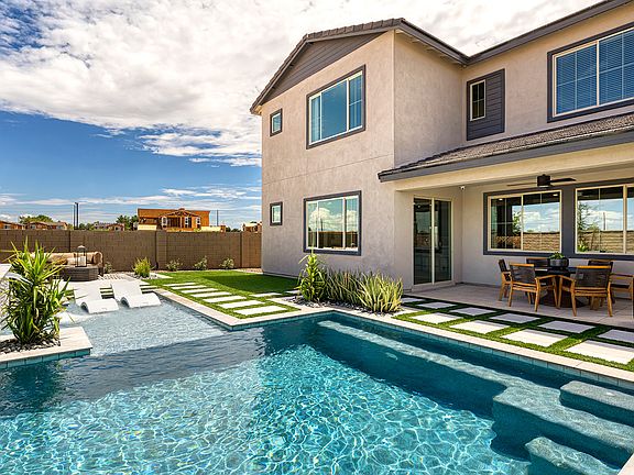 Laurel Model Backyard