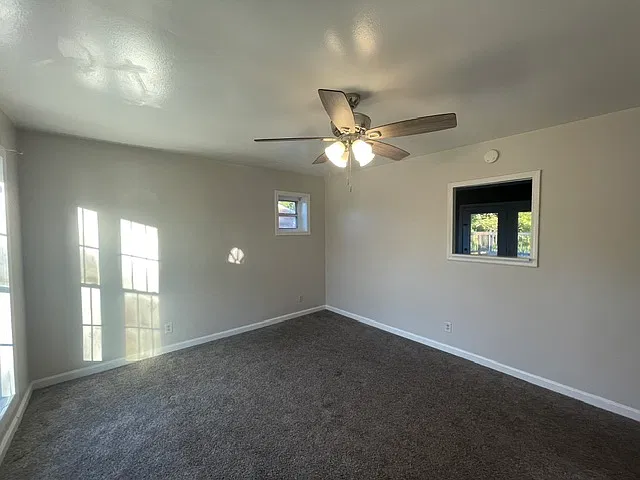 3 bed, 1000 sqft, $1,299 — Photo 3