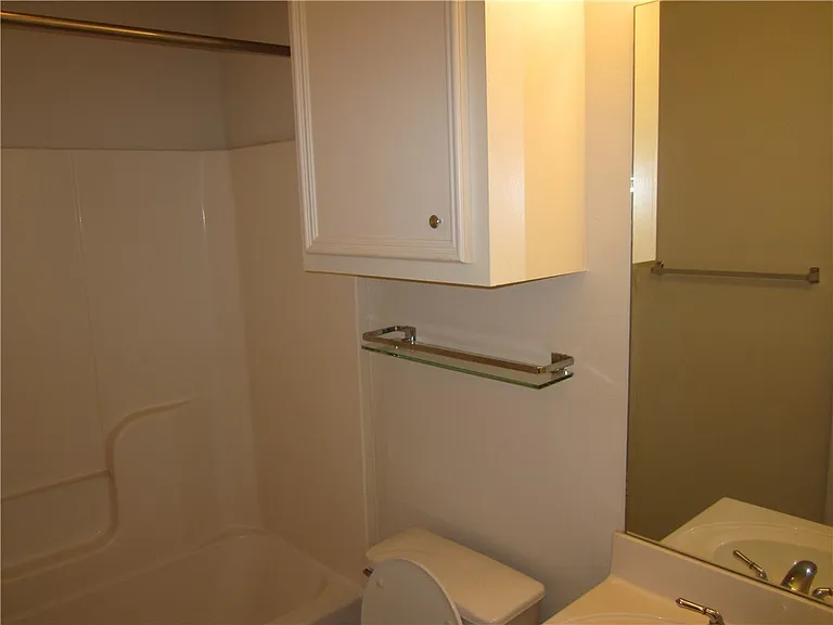 306 Fairway Dr — Photo 6