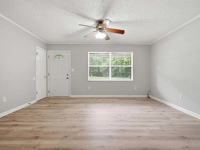 106 Andrews Ave — Photo 10