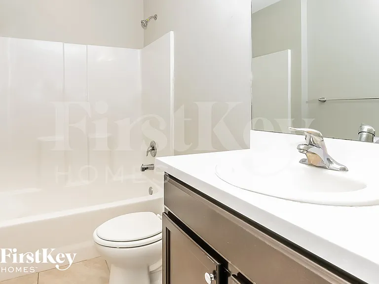 1771 SW Bismarck St — Photo 16