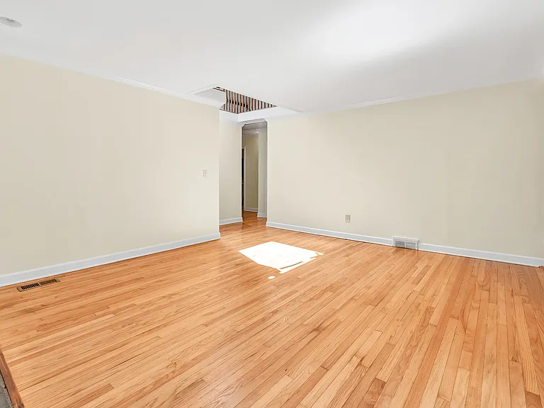 21 Old Redding Rd — Photo 14