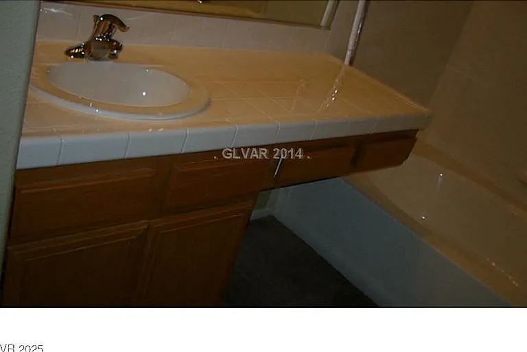2050 N Los Feliz St #168 — Photo 20