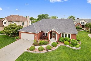 1st image of 14324 Surrey Ct