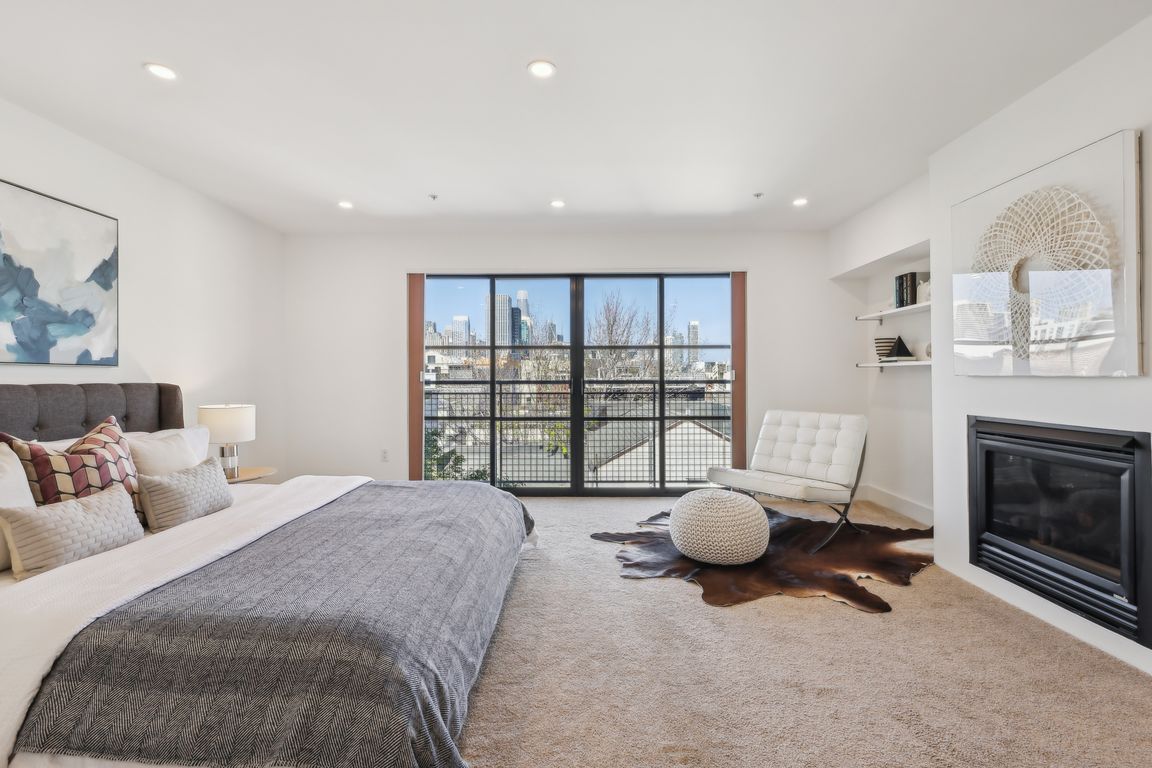 8th St unit 14-1404-031.jpg