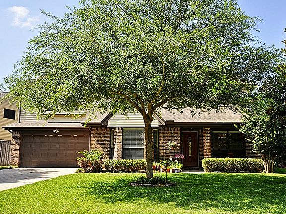 2nd image of 2507 Woodwind Dr