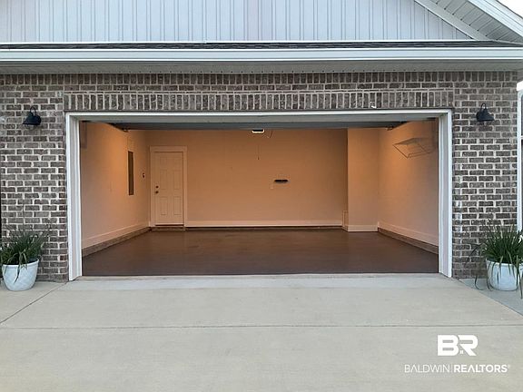 3rd image of 1093 Pheasant Cir