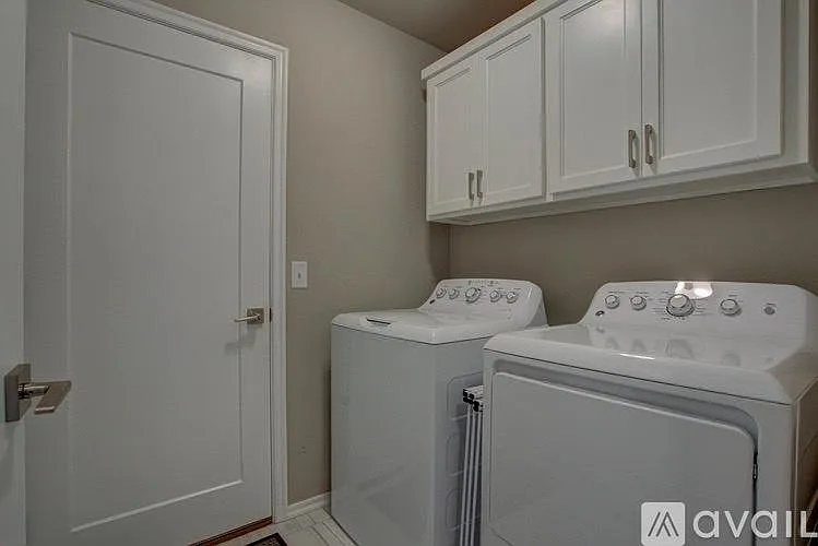3145 Midland Valley St — Photo 16
