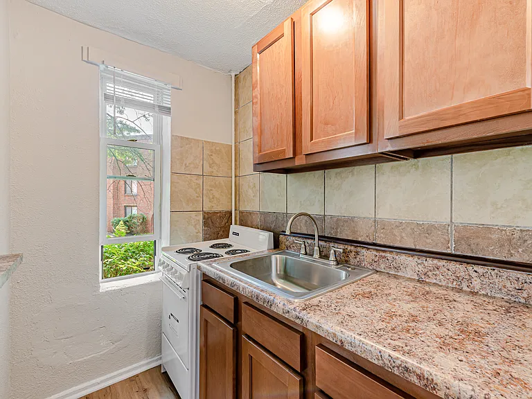 Palm Garden Apartments — Photo 25