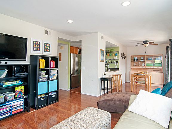 5th image of 2608 Broadway APT 8